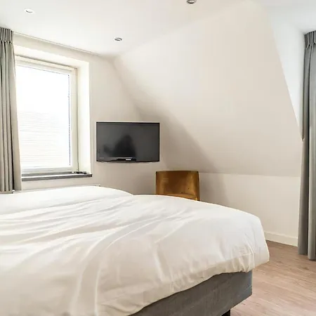 D-8b Der Linde * De Cocksdorp (Texel)